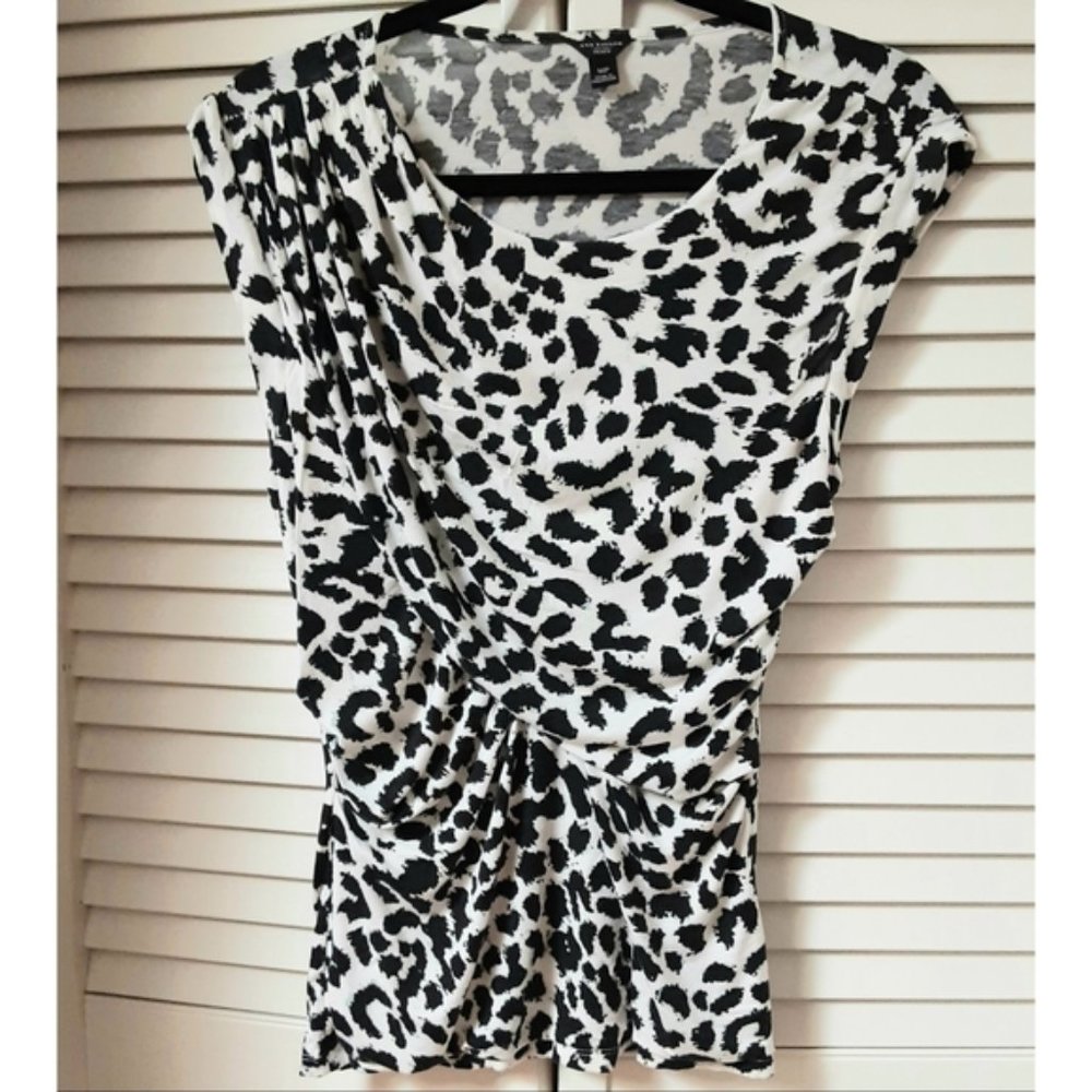 Ann Taylor Black & White animal Print Drapey Gathered detailed Top Medium Petite
